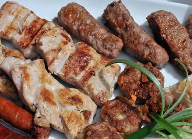 MLjEVENO MESO UBIJA: Evo čega sve ima u ćevapima i sarmi