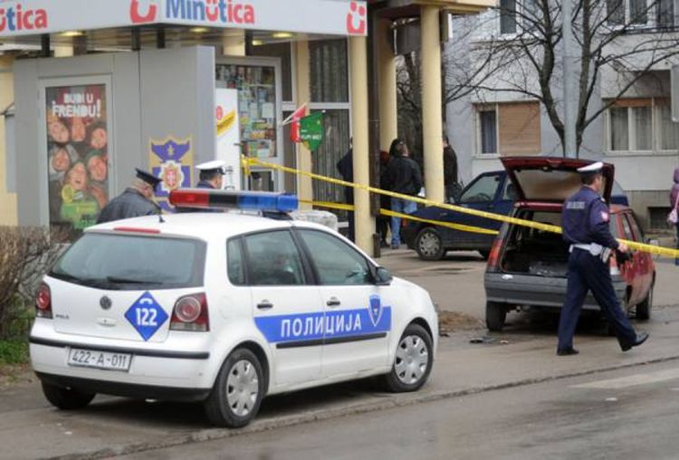 Drama u Banjaluci: Mladić iskočio iz zapaljenog vozila