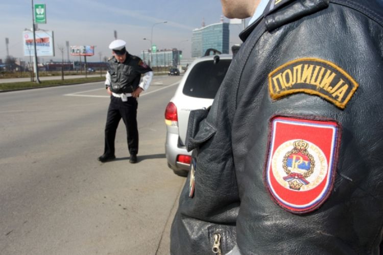 Policajci kaznili i vozače i pješake