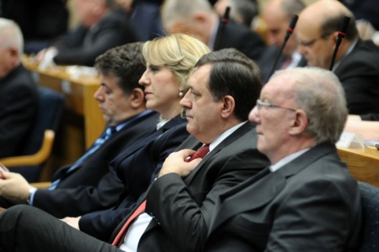 Dodik: Vlada će dati novi pečat rješenjima
