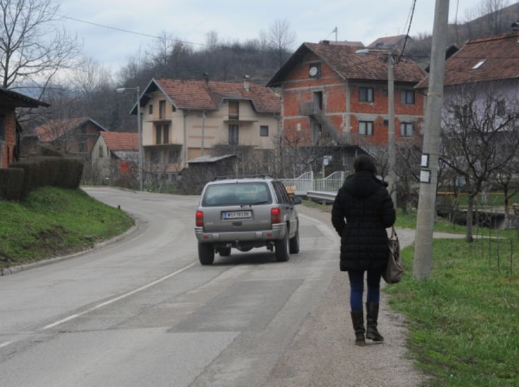 Stanovnici dijela Karađorđeve, na krivini smrti, dva mjeseca u mrklom mraku