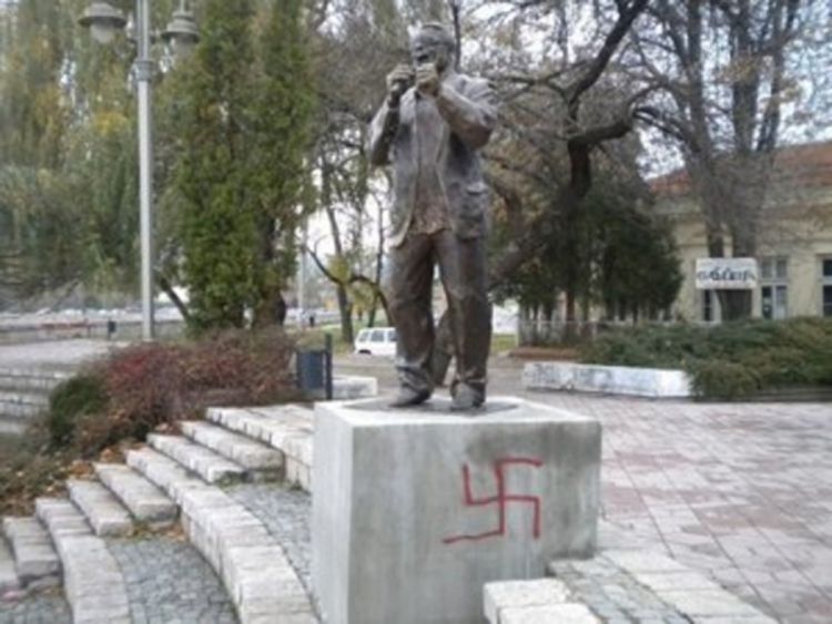 Opet oskrnavljen spomenik Šabanu Bajramoviću