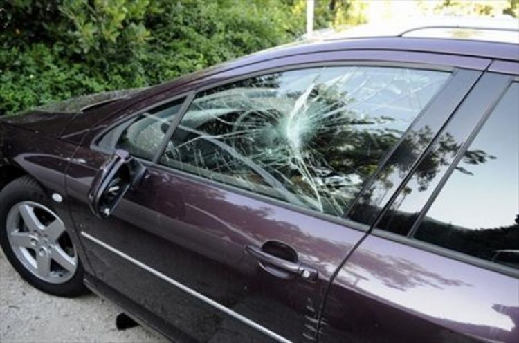 Foča: Identifikovan muškarac koji je polomio stakla na 17 vozila