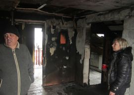 Tuzla: Spasili unučad iz požara