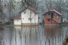 Drina zaplavila vikend naselja