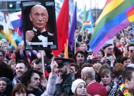 Gej demonstranti dočekali Putina u Amsterdamu