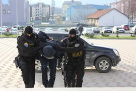 Uhapšeno sedam Elezovih ljudi