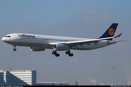 Oštećeni avion preletio Atlantik
