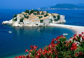 Sveti Stefan danas prima prve goste, cijena od 900 do 3.500 evra dnevno