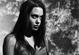 Objavljene fotografije Angeline Jolie kad je imala 16 godina