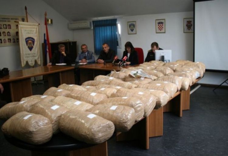 Na Horgošu zaplijenjeno 50 kilograma marihuane