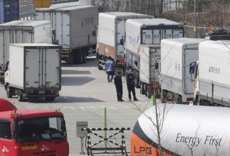 Najavom vojne akcije Seul doliva ulje na vatru