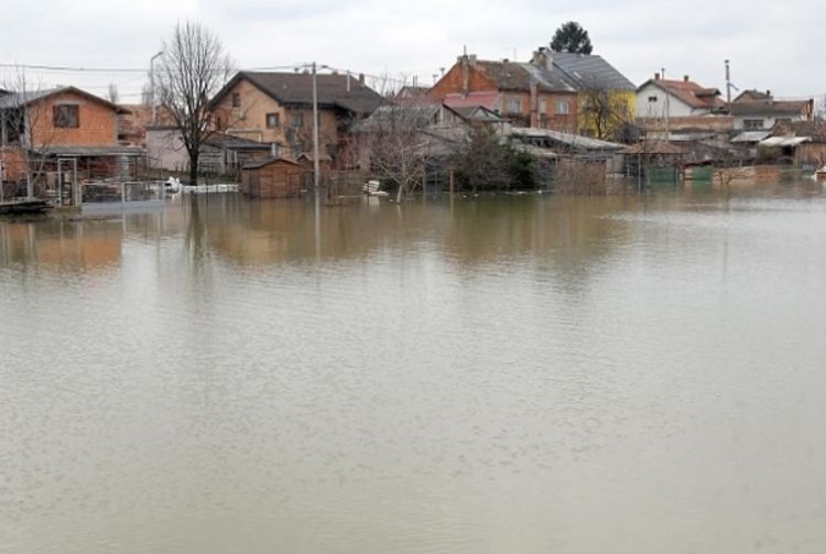 U opštini Gradiška voda opkolila brojne kuće