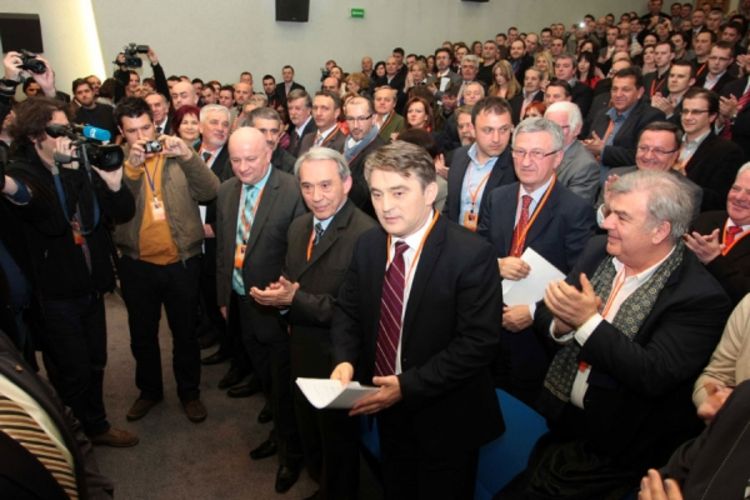 Osnovana Demokratska Fronta Željka Komšića