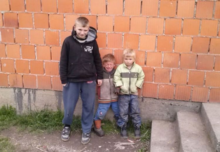 Pogledajte u kakvim uslovima žive: Djeca prepuštena sama sebi