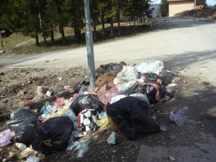 Ulice postale deponije, sporne vrećice za odvoz smeća