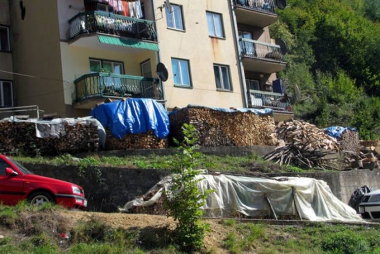 Drva za ogrev na šest rata
