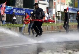 Turska policija suzavcem i vodenim topovima rastjerala demonstrante