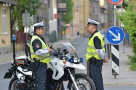 Jake policijske snage u bivšoj Dobrovoljačkoj u Sarajevu