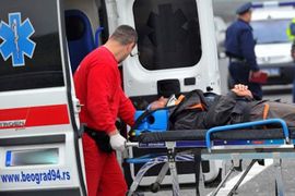 U lančanom sudaru poginula žena, više povrijeđenih