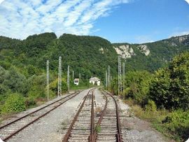 Bihać: Maloljetnici vozili auto po pruzi
