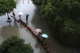 Kiše i klizišta odnijele 33 ljudska života