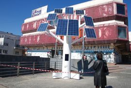 Ponovo rade i solarno drvo i info-kiosk