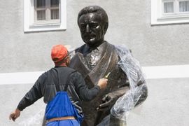 Tuđmanov spomenik osvanuo i u Osijeku, pred izbore