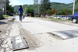 Oštećen "ležeći policajac"