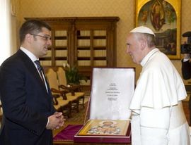 Jeremić u Vatikanu poklonio papi ikonu Svetog Save
