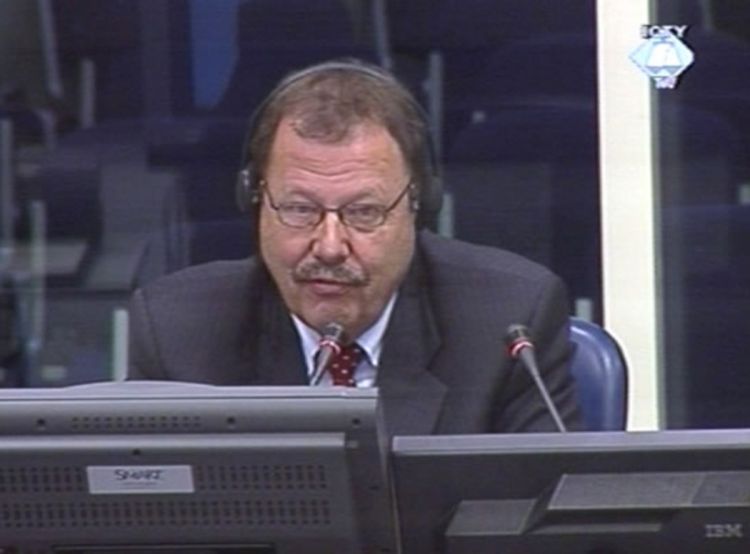 Holandski general: VRS napadala i Unprofor kod Srebrenice