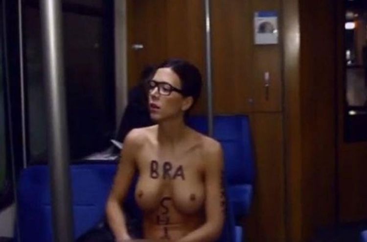 I TO SE DOGAĐA: Potpuno gola djevojka šokirala putnike metroa