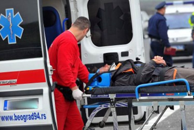 U lančanom sudaru poginula žena, više povrijeđenih