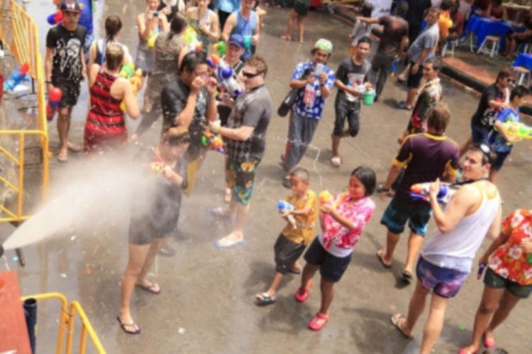 Turisti žele alkohol, seks i lud provod