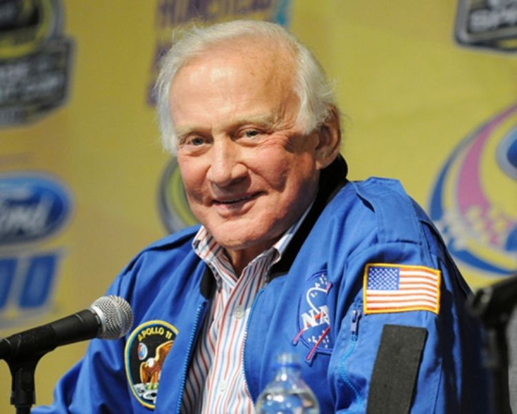 Baz Oldrin: Amerika treba da kolonizuje Mars