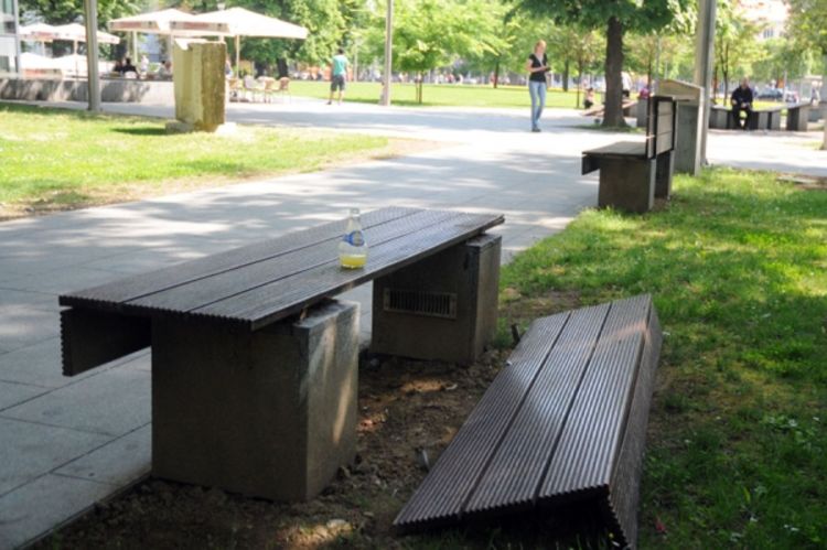 Vandali divljaju u banjalučkim parkovima