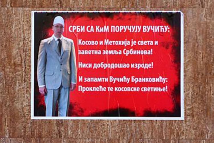 Plakati u Kosovskoj Mitrovici protiv Vučića: Nisi dobrodošao izrode