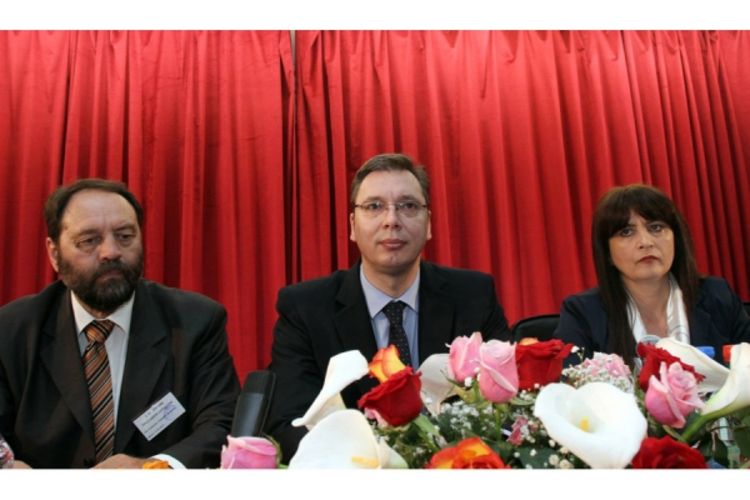 Vučić: Sporazum je jedini način da Srbija opstane