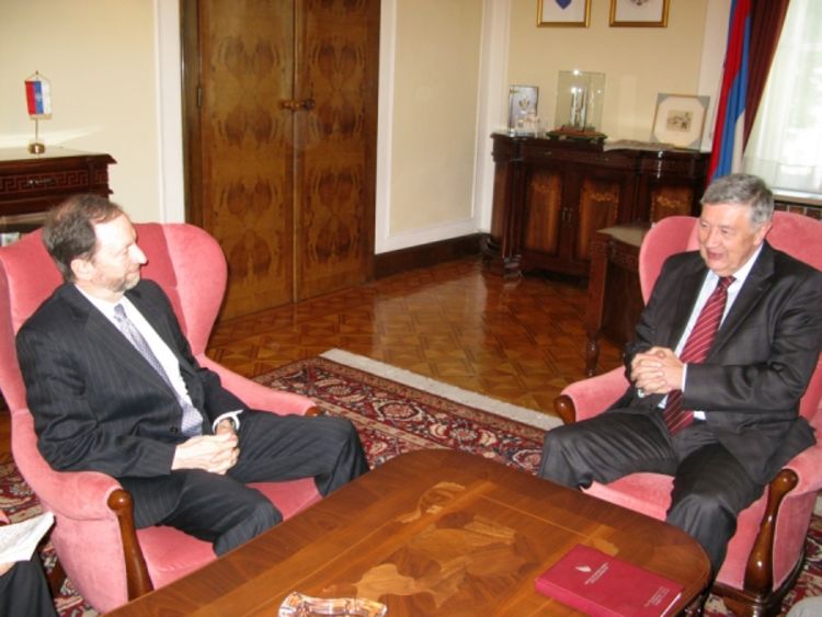 Radmanović sa Munom razgovarao o vojnoj imovini i drugim pitanjima