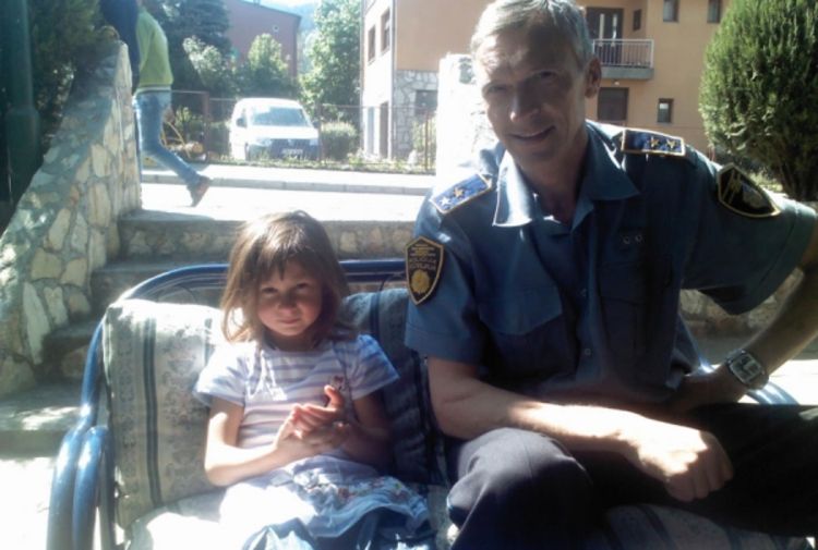 Nesvakidašnja priča o policajcu iz Goražda i maloj Romkinji Aniki