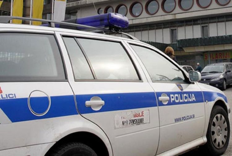 Dva policajca uhapšena zbog prodaje droge i ucjenjivanja narkomana
