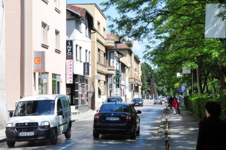 Stanari u Ulici Vase Pelagića hoće "ležećeg policajca"