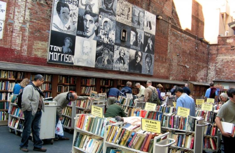 Biblioteke i knjižare na otvorenom: Knjiški moljci u prirodi