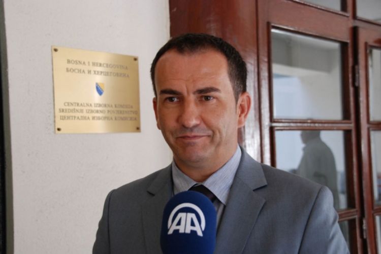 Ministru razvoja luksuzni pasat