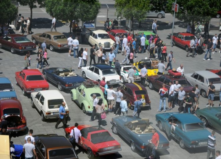 Na trgu i drvena buba