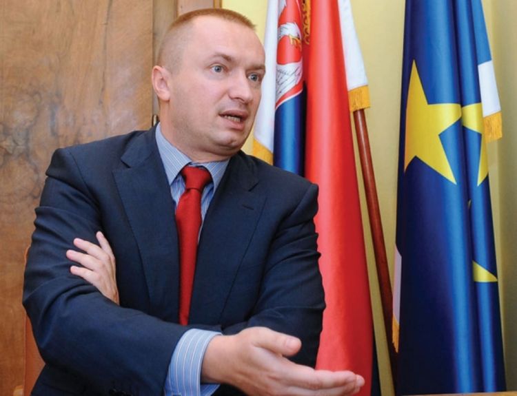Ostavku Pajtića i vanredne izbore traži 160.000 građana