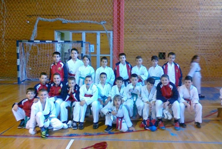 Karate klub 16-a osvojio je 22 medalje na prvenstvu Krajine