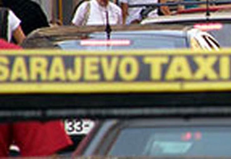 Incident u Sarajevu: Taksista izbacio djevojku iz auta jer mu je bila kratka vožnja