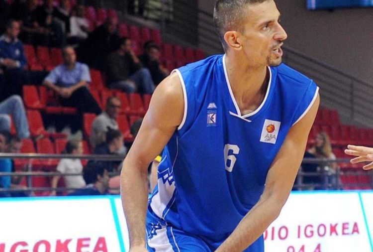 Igokea juri drugu, a Široki 10. titulu
