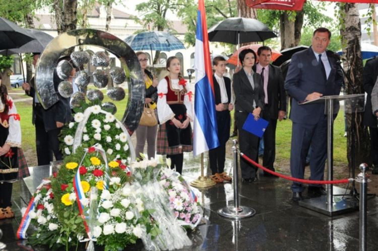 Umjesto svijeća na torti - svijeće na grobu